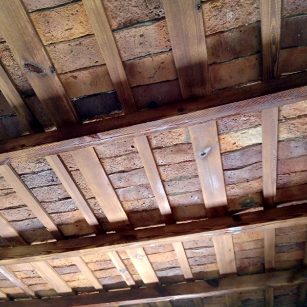 Limpieza de metales y madera por sistema de arenado